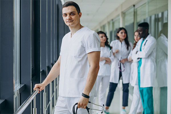 هزینه ها و شرایط تحصیل پزشکی و دندانپزشکی در رومانی